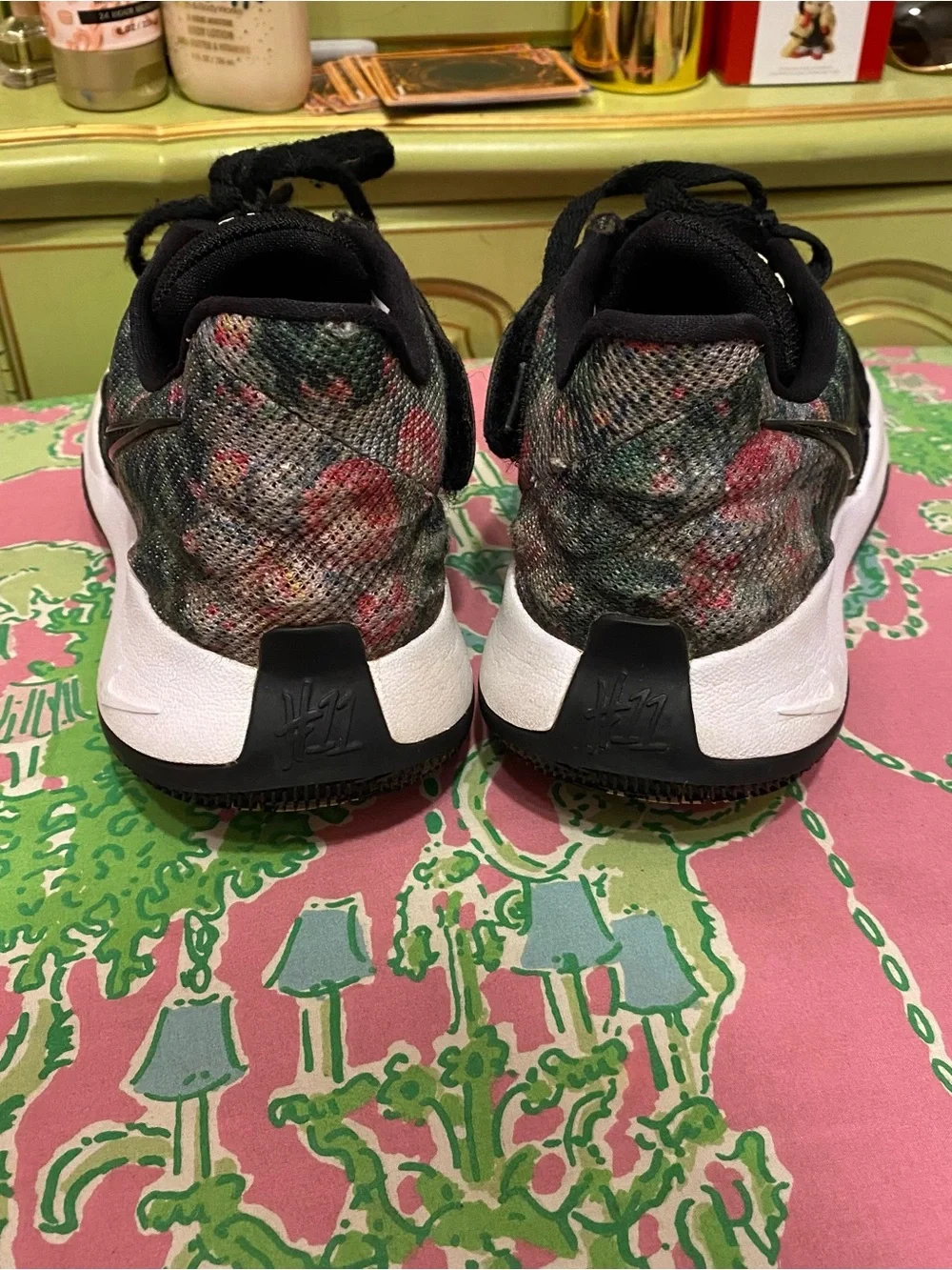 Nike kyrie Low Floral shoes size 8_4